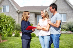 Home Sellers with title insurance agent